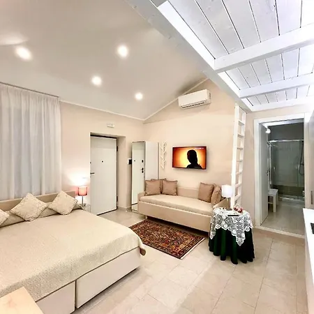 Loft Rubino - Host 339 Marco 38 Fazzari 60 Cellulare 587 * Polistena